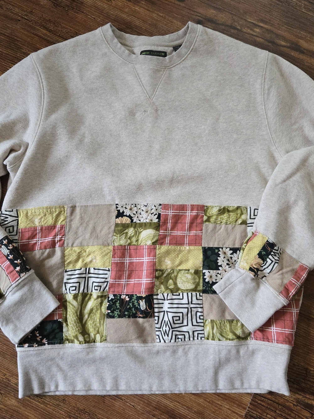 Upcycled Patchwork Crewneck Sweatshirt, One Of a Kind, Size M Oversized Fit